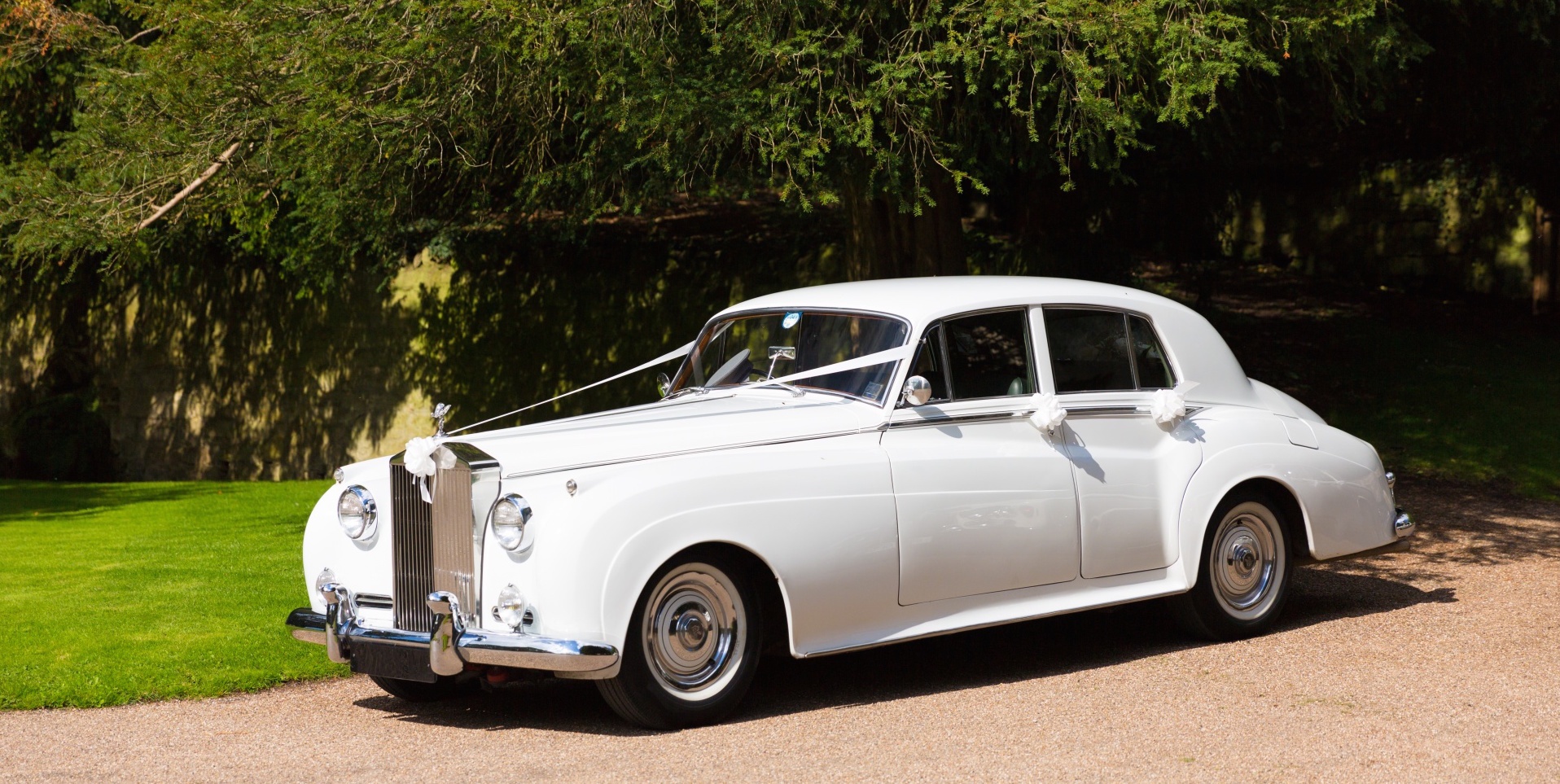 Antique-Vehicle-Wedding-Transportation